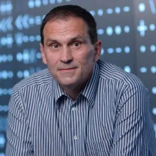 Headshot of Franz-Josef Ulm